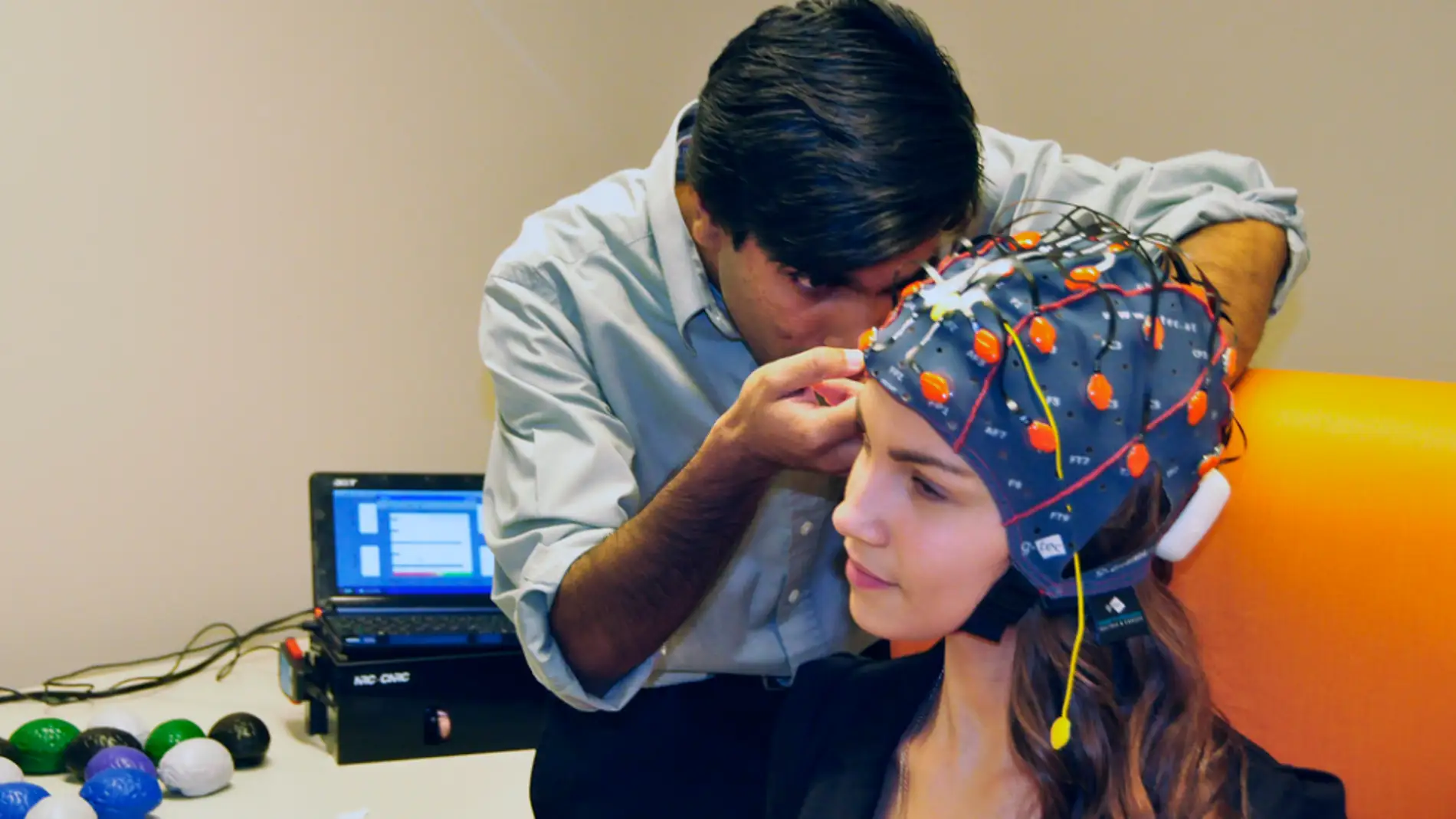 Revolución científica: un dispositivo que logra leer la mente