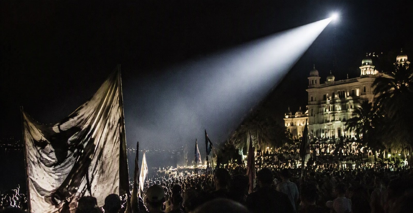 León alado de San Marcos, símbolo del Festival de Venecia, sobre la fachada del Palacio del Cine