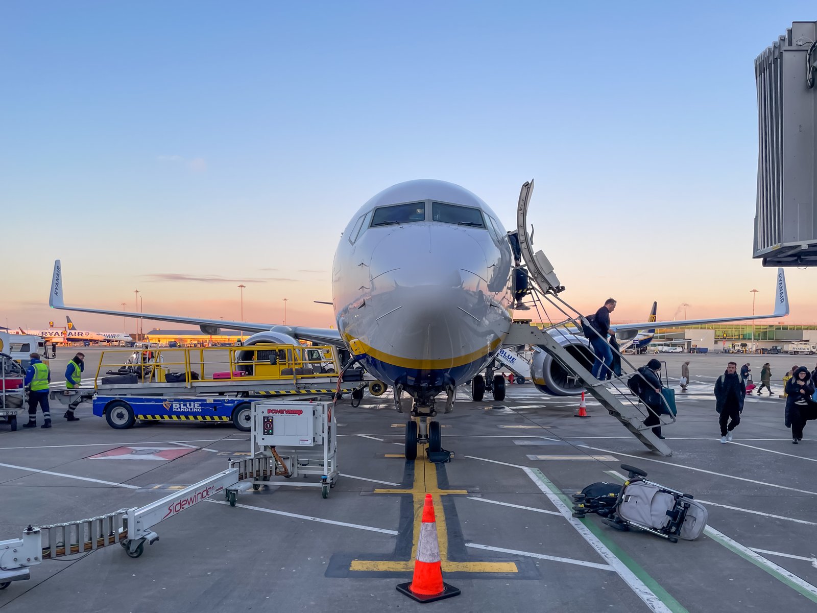 Avión en la pista del aeropuerto de Londres-Stansted