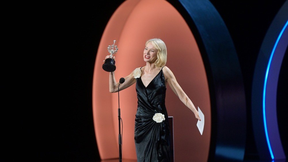 Naomi Watts recoge el Premio Donostia en el Zinemaldia