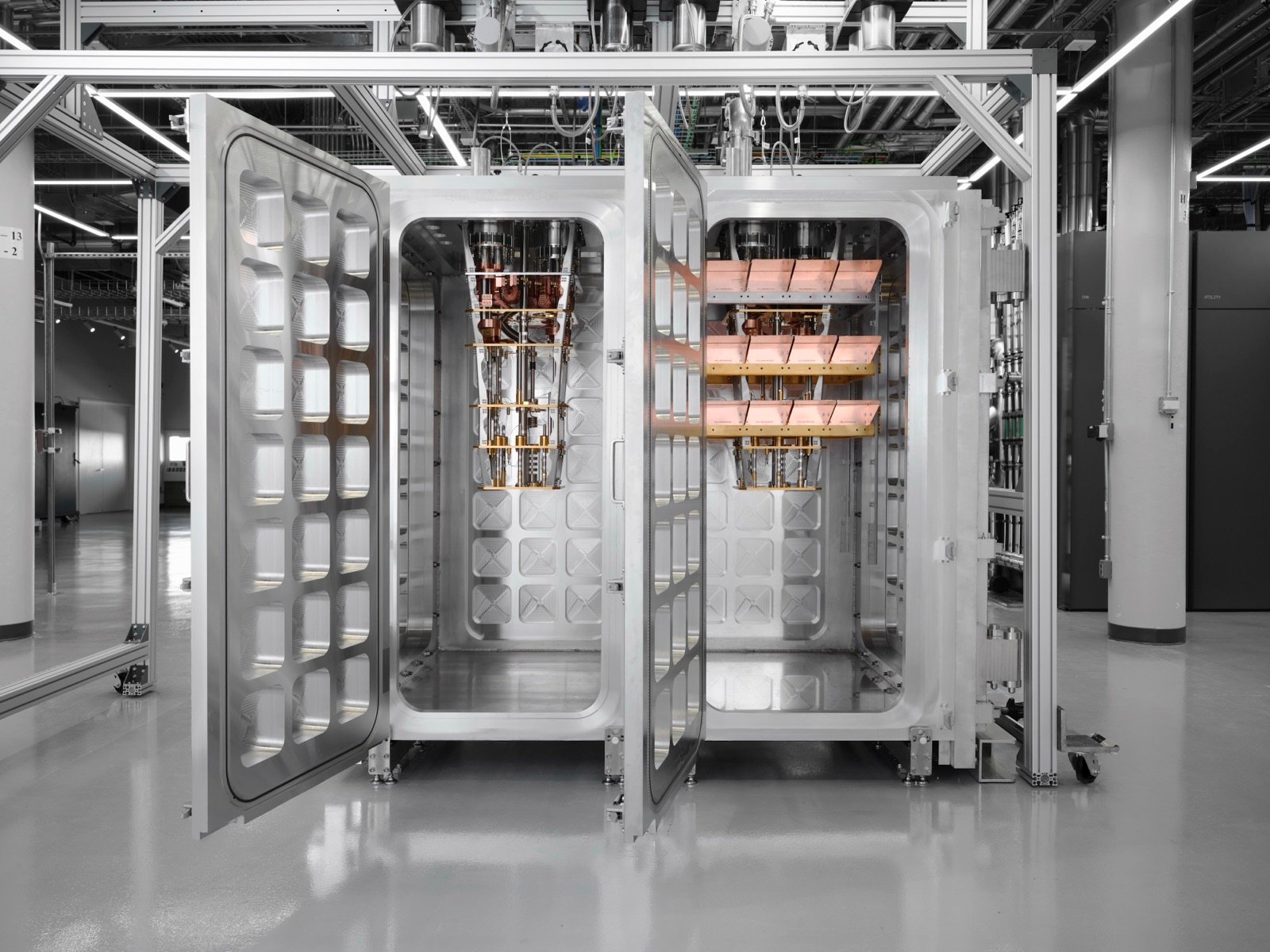 Detalle de un módulo criogénico de IBM con el sistema de cableado en el interior del vacío. Foto: IBM