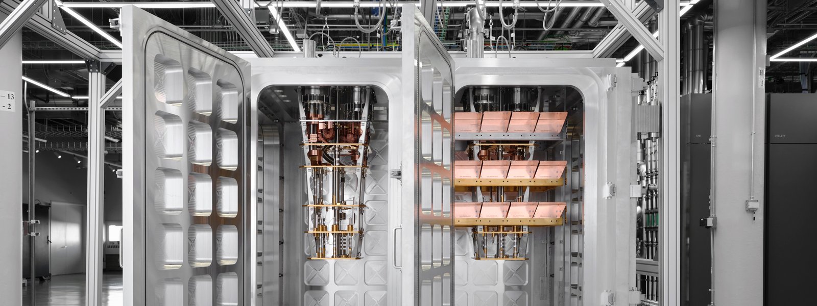 Vista amplia de los módulos criogénicos de IBM enfriados en un solo entorno criogénico. Foto: IBM